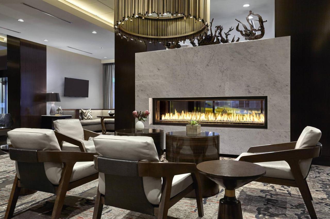 Calgary Marriott Downtown Hotel Экстерьер фото