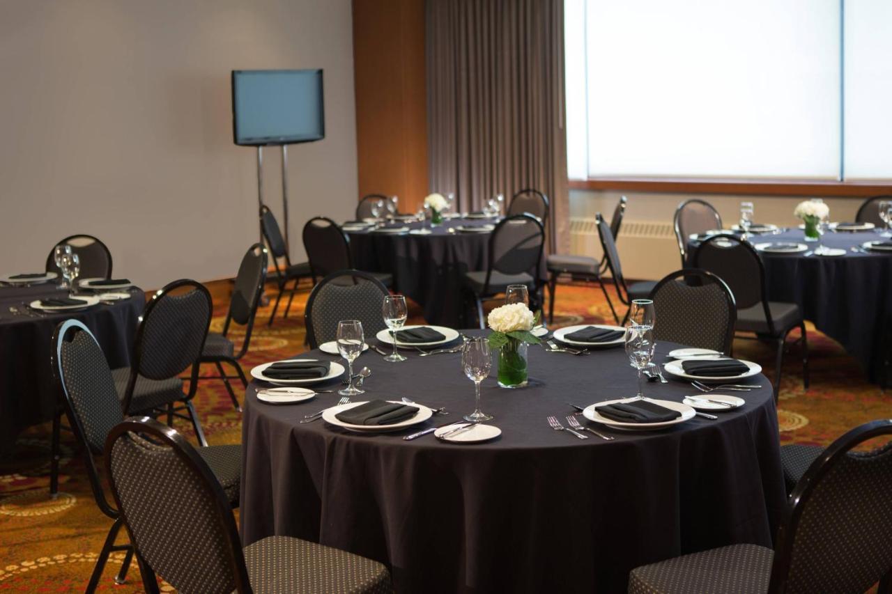 Calgary Marriott Downtown Hotel Экстерьер фото