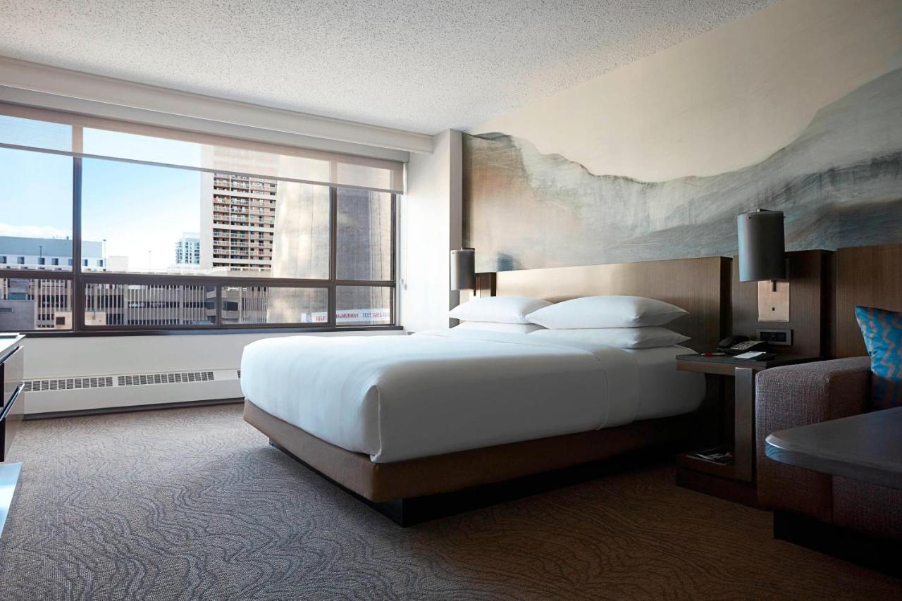 Calgary Marriott Downtown Hotel Экстерьер фото