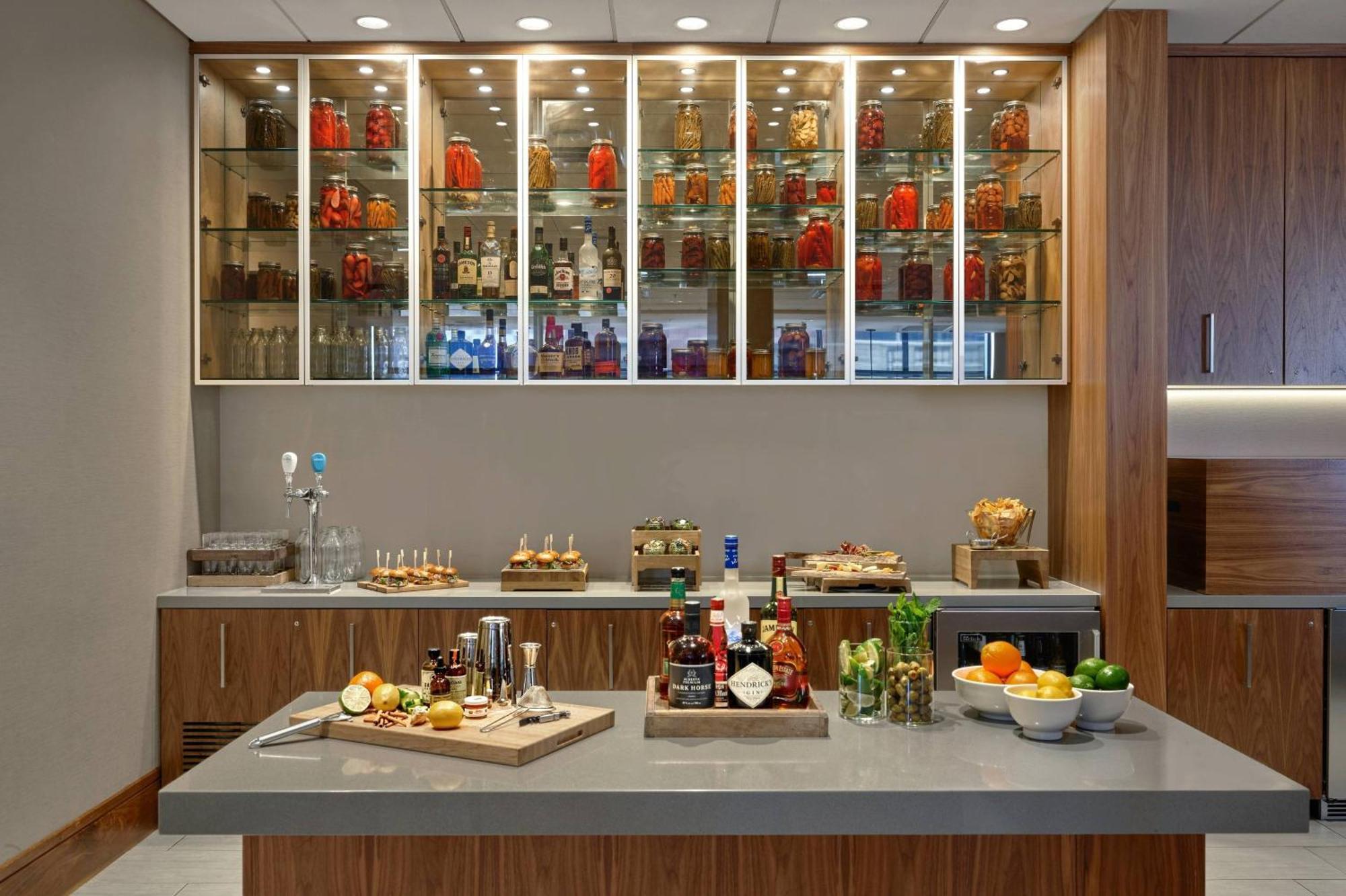 Calgary Marriott Downtown Hotel Экстерьер фото
