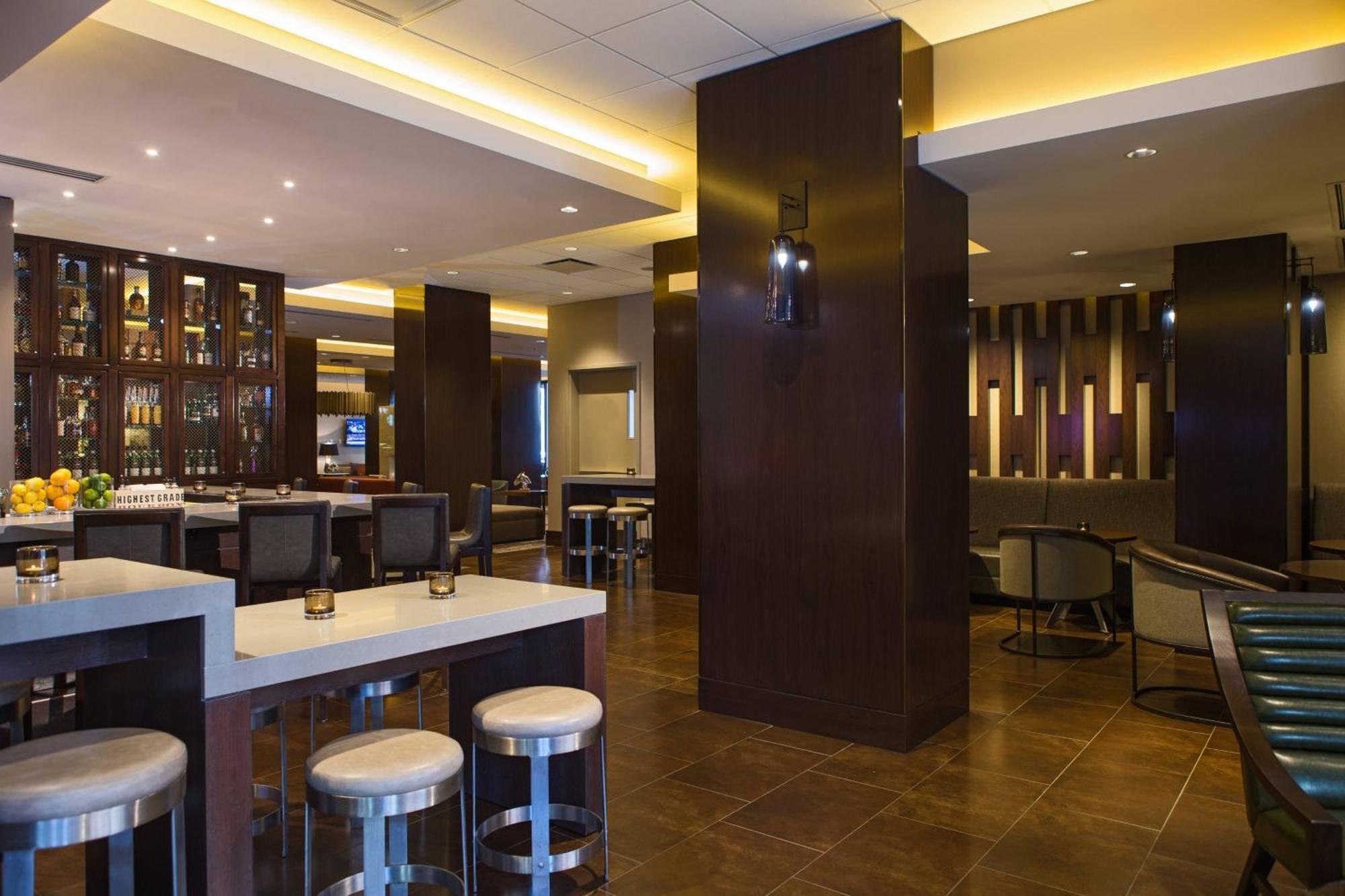 Calgary Marriott Downtown Hotel Экстерьер фото
